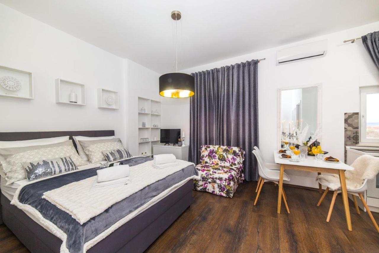 Ipm Apartments Kastela Bagian luar foto