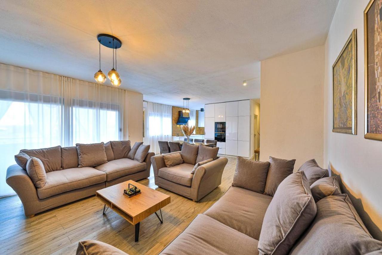 Ipm Apartments Kastela Bagian luar foto
