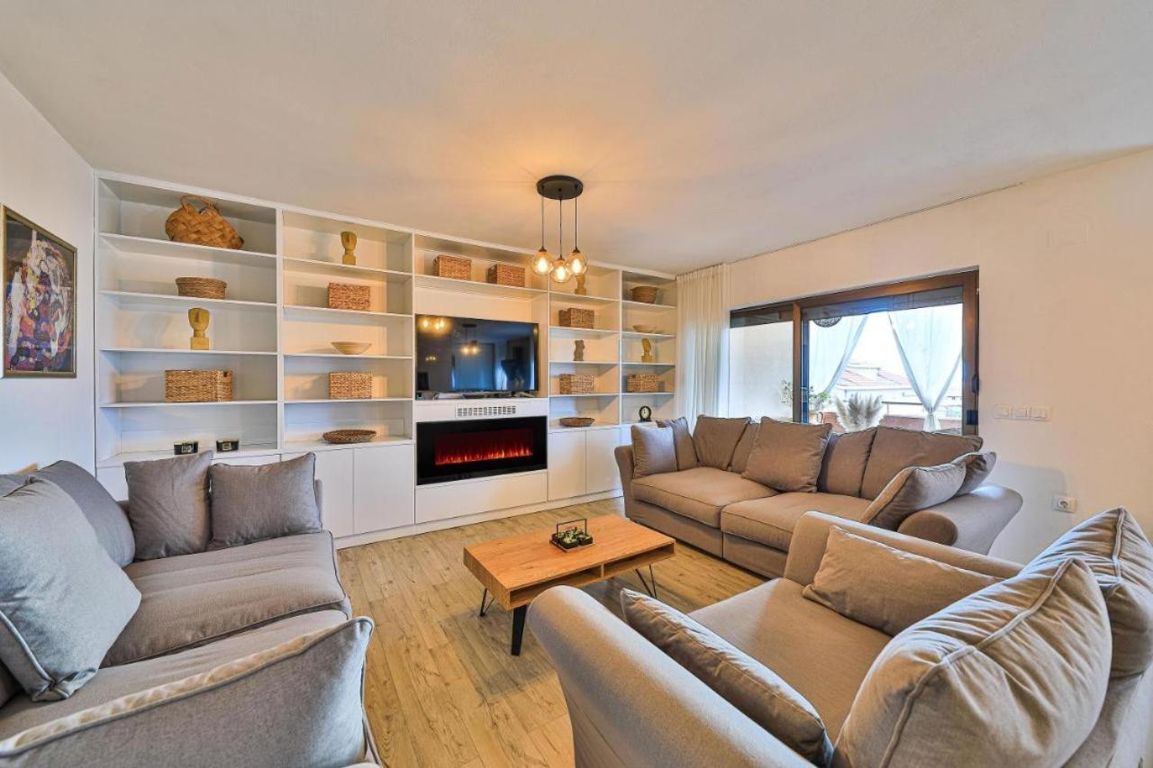 Ipm Apartments Kastela Bagian luar foto