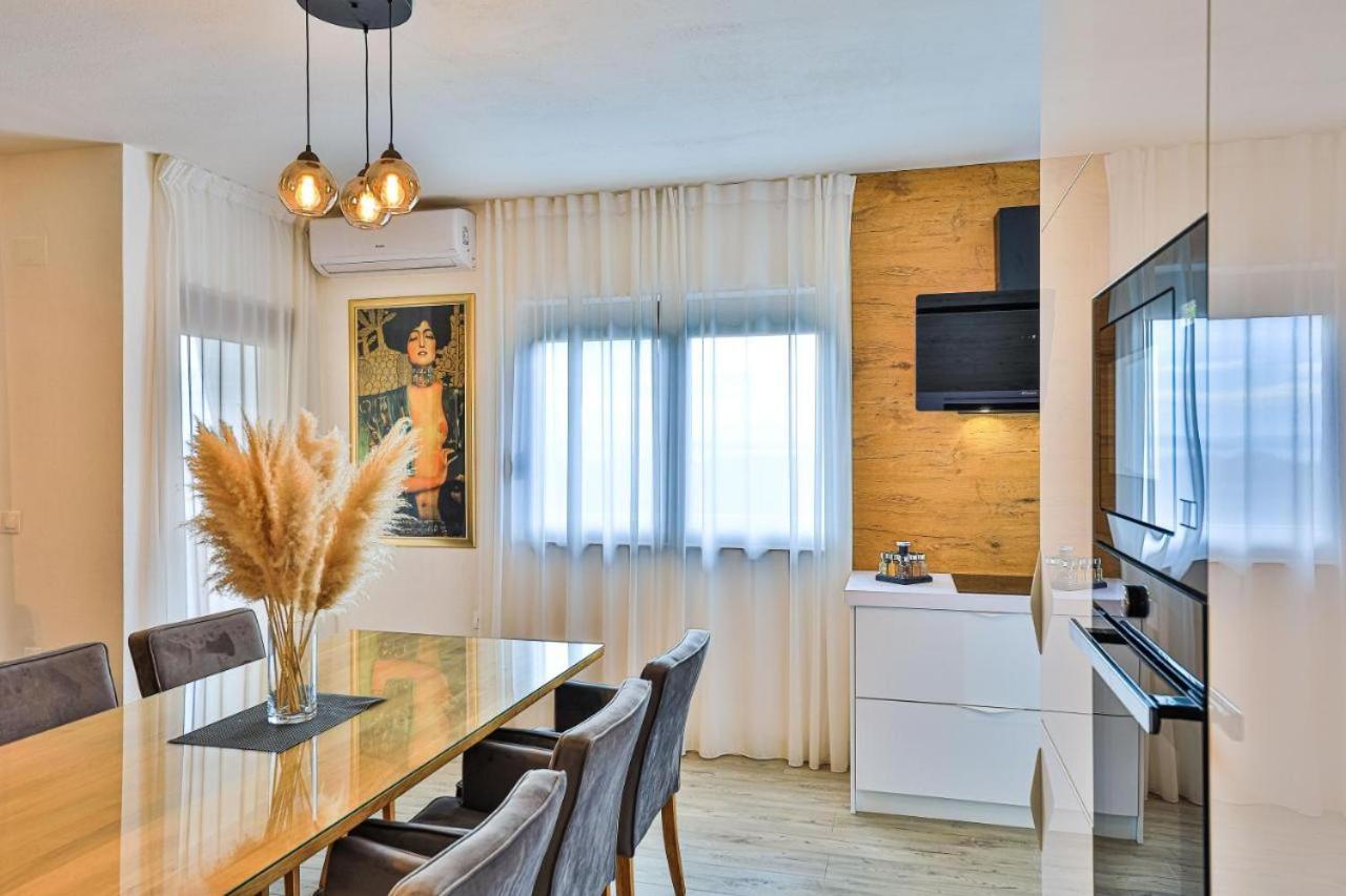 Ipm Apartments Kastela Bagian luar foto