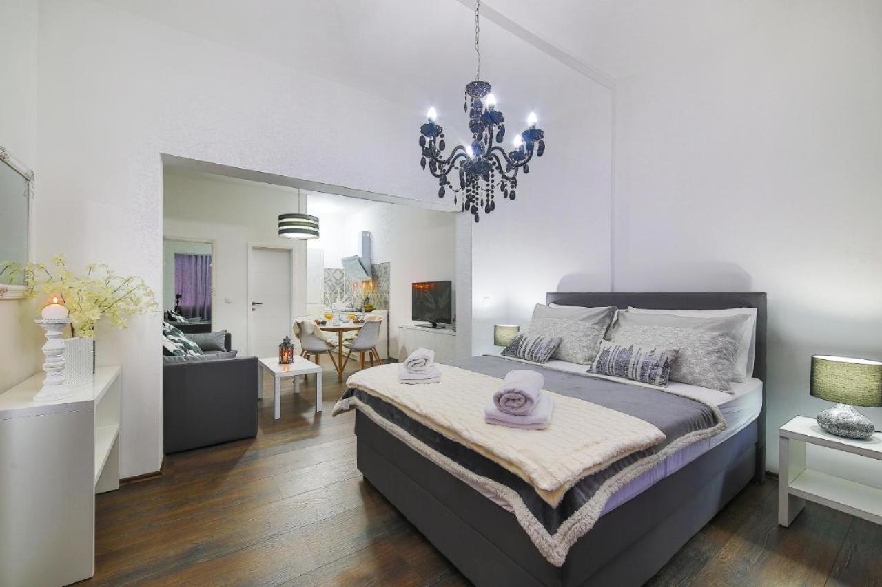 Ipm Apartments Kastela Bagian luar foto
