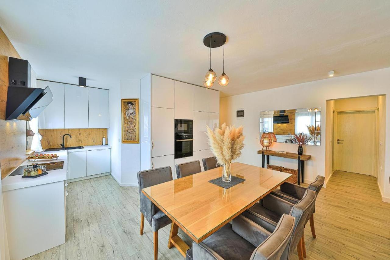 Ipm Apartments Kastela Bagian luar foto