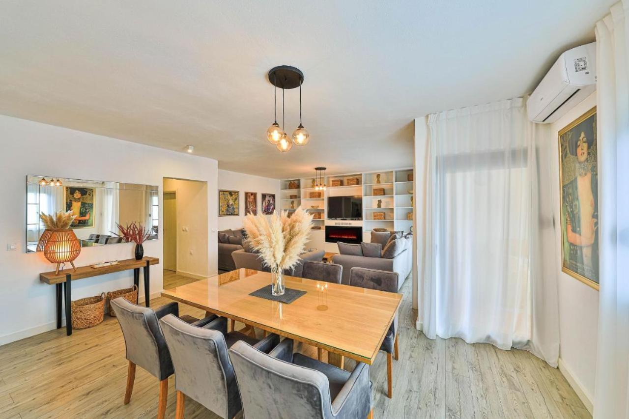 Ipm Apartments Kastela Bagian luar foto