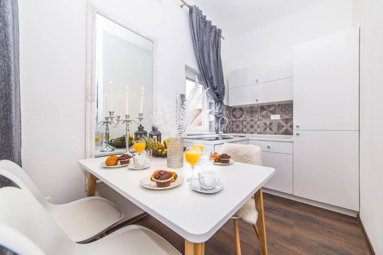 Ipm Apartments Kastela Bagian luar foto